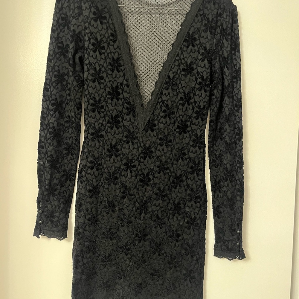 Elegant Black Midi Dress with Plunge Neckline and Cuffed Sleeves